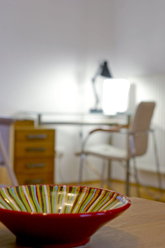 Kiadó apartman Pécs - KeramikArt - íróasztal, kényelmes székkel
