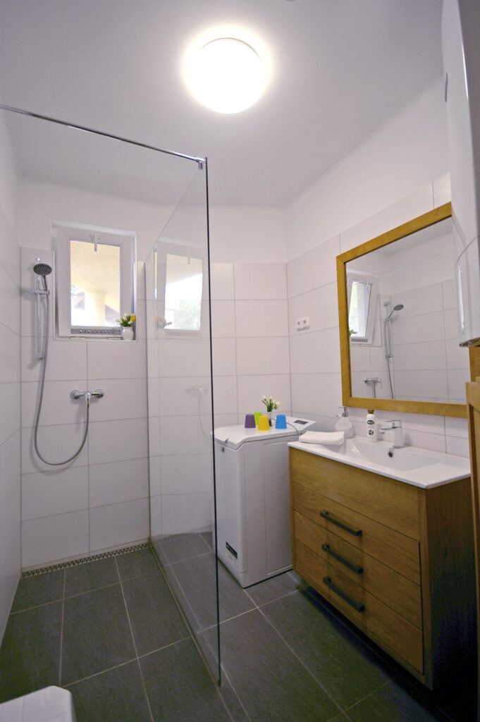 Kiadó apartman Pécs - KeramikArt - tiszta, rendezett fürdőszoba